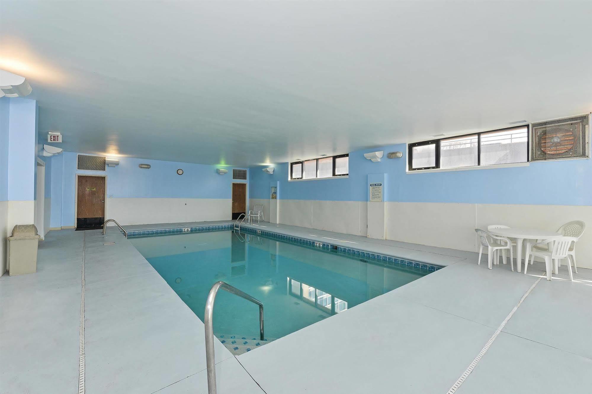 Americas Best Value Inn - Omaha Dış mekan fotoğraf